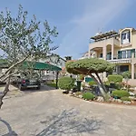 Ivan By The Sea Apartment *