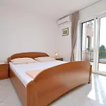 Apartment Ivan By The Sea Vodice