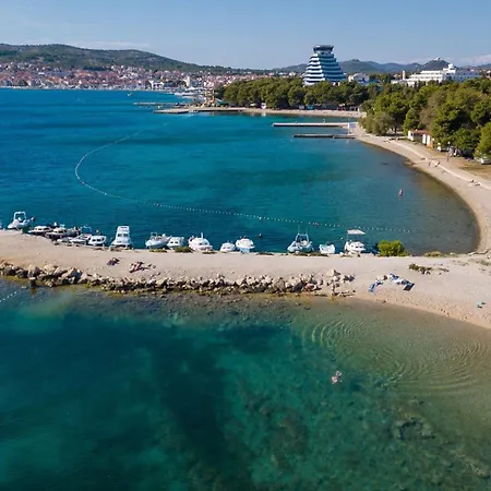 Ivan By The Sea Apartmán *