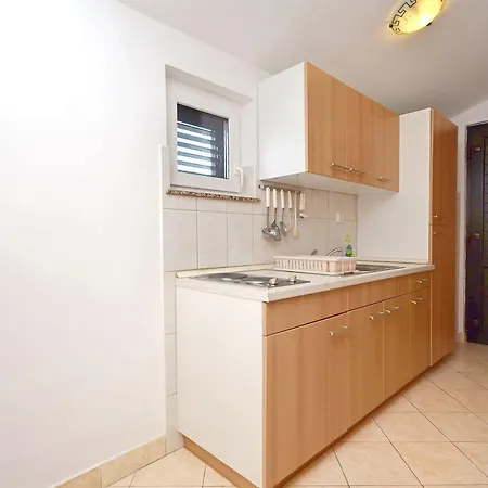 Apartment Ivan By The Sea