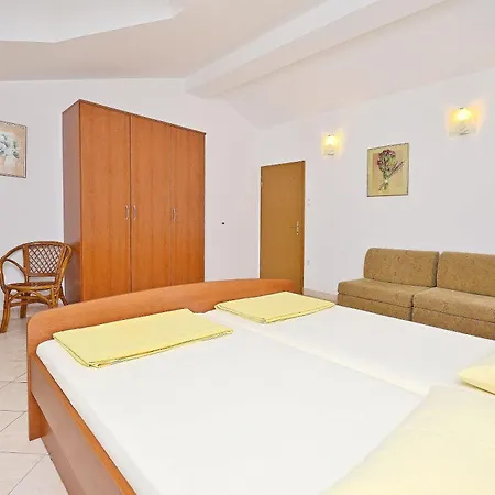 Apartment Ivan By The Sea *