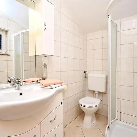 Ivan By The Sea Vodice