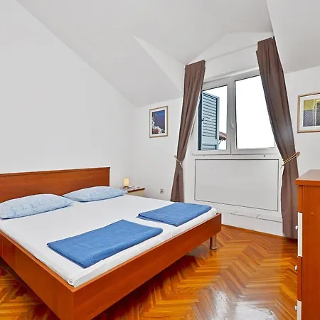 Ivan By The Sea Vodice