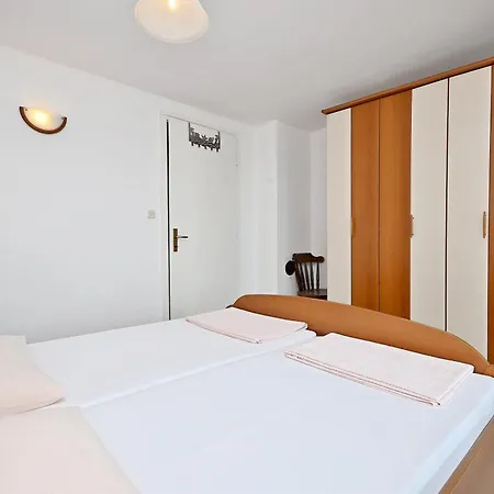 Apartment Ivan By The Sea