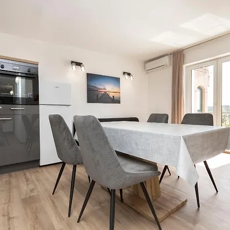 Apartamento Ivan By The Sea *