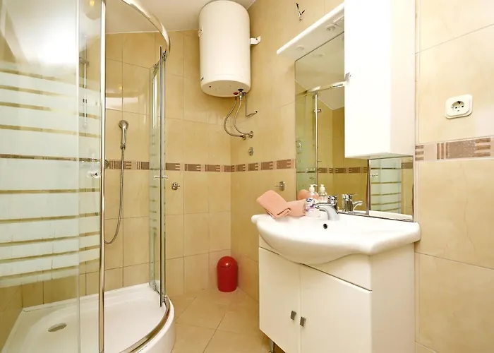 Ivan By The Sea Vodice