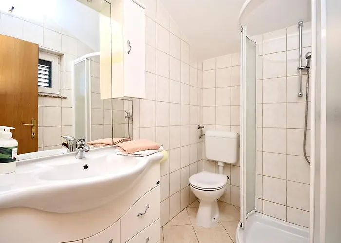 Ivan By The Sea Vodice