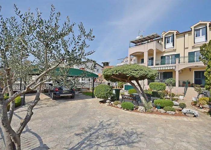 Ivan By The Sea Apartment *