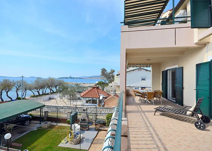 Apartment Ivan By The Sea